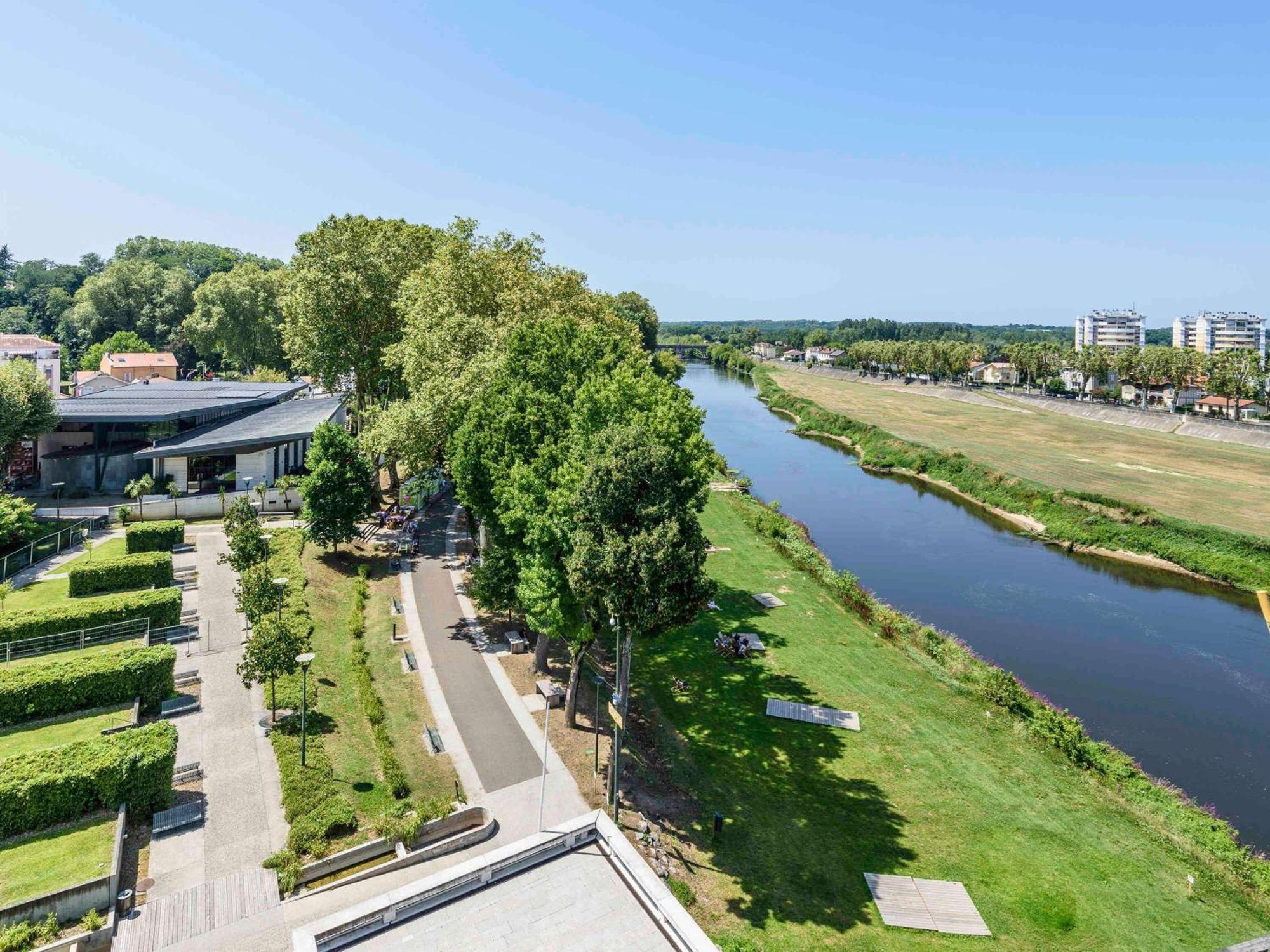 Ibis Styles Dax Centre Hotel Bagian luar foto